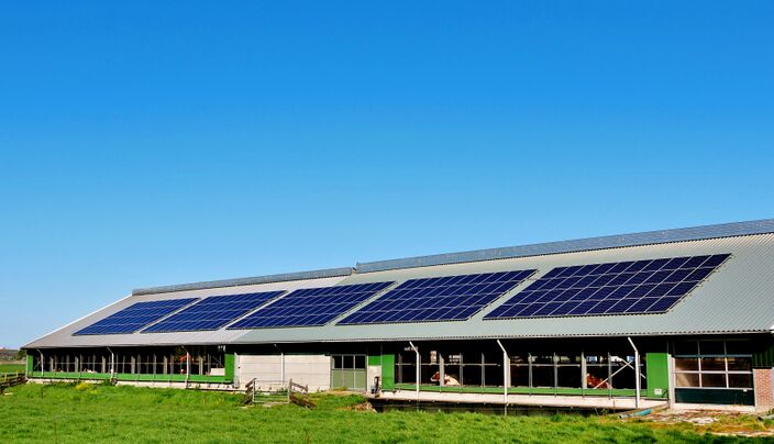 Foto gemaakt door Ton Wesselius - Hoogmade - Het zonnige weer met flink wat wind zorgde vandaag voor een overschot aan hernieuwbare energie. 