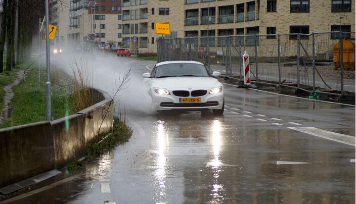 Foto gemaakt door Joost Mooij - Alphen aan den Rijn - Regen en wind. Dat zijn de ingrediënten van het weer in Nederland de komende dagen. En hoge temperaturen. Volgende week wordt het kouder.