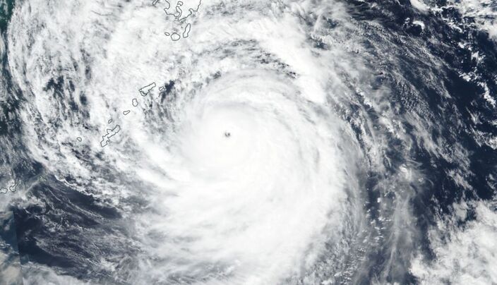 Foto gemaakt door NASA - De tyfoon Nanmadol op zee. Boven aan de foto zie je nog net het zuiden van Japan. 