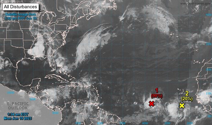 Foto gemaakt door National Hurricane Center - NOAA - Atlantische Oceaan - Boven de Atlantische Oceaan zien we momenteel twee potentiele tropische systemen.