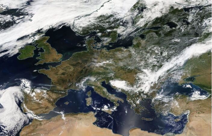 Foto gemaakt door NASA Worldview - Europa - Een grotendeels helder Europa. Dit is een satellietbeeld van woensdag 10 augustus.