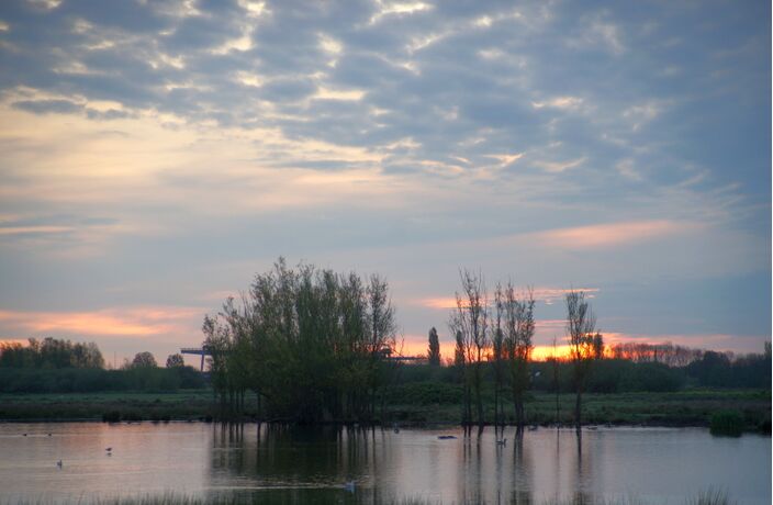 Foto gemaakt door Joost Mooij - Alphen aan den Rijn - Het weer in Nederland ziet er deze week sterk wisselend uit. Niet alleen gedragen de temperaturen zich als een jojo, ook vallen soms buien, of schijnt de zon.