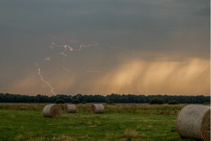 Foto gemaakt door Hans Buls - De komende dagen trekken meerdere gebieden met onweersbuien over het land