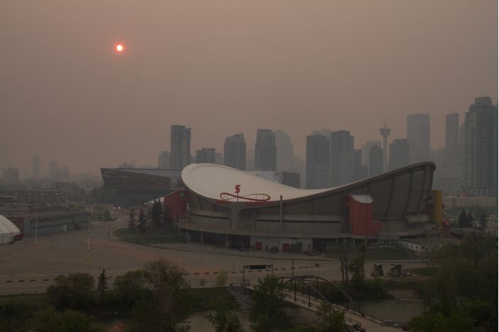 Foto gemaakt door Dwayne Reilander - Calgary - Met meer dan 1100 bosbranden actief en grootschalige evacuaties in de Northwest Territories onderweg lijkt het bosbrandseizoen in Canada uit de hand te lopen.