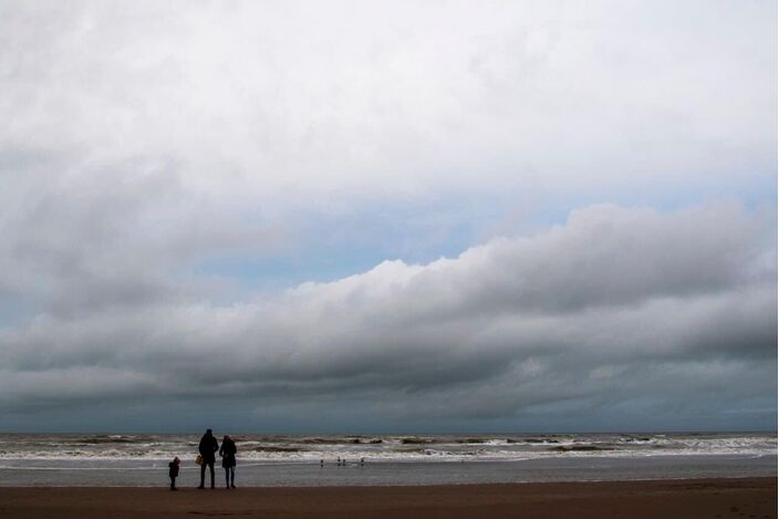 Foto gemaakt door Els Bax - Noordwijk - Wolken spelen de komende tijd een voorname rol in het Nederlandse weer.