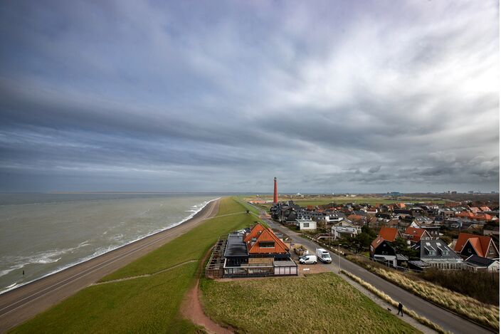 Foto gemaakt door Ilse Kootkar - Den Helder - De bewolking en regen worden geleidelijk opgeruimd en maken plaats voor de zon.