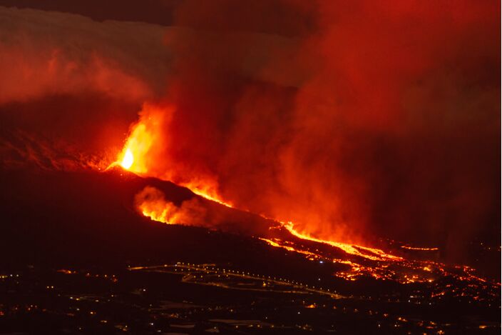 Foto gemaakt door Eduardo Robaina / Wikipedia  - La Palma - De uitbarsting van de Vulkaan Cumbre Vieja op La Palma.