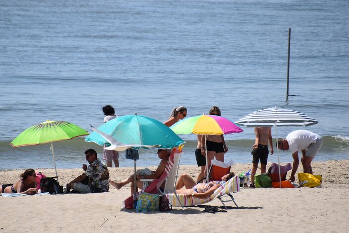 Foto gemaakt door Anne-Marie van Iersel  - Vlissingen - Net als gisteren is het ook vandaag weer perfect strandweer.