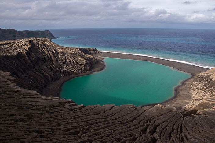 Foto gemaakt door Damien Grouille - Tonga - De uitbarsting van de Hunga Tonga-Hunga Ha'apai vulkaan in Tonga heeft zoveel waterdamp in de stratosfeer gebracht dat de aarde er wat warmer van kan worden.