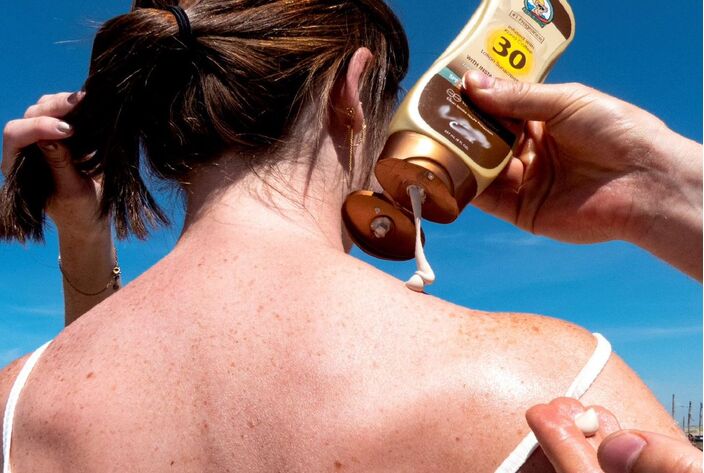 Foto gemaakt door Els Bax - Noordwijk - Er is zomerweer op komst. Vergeet niet om te smeren! (foto uit archief)