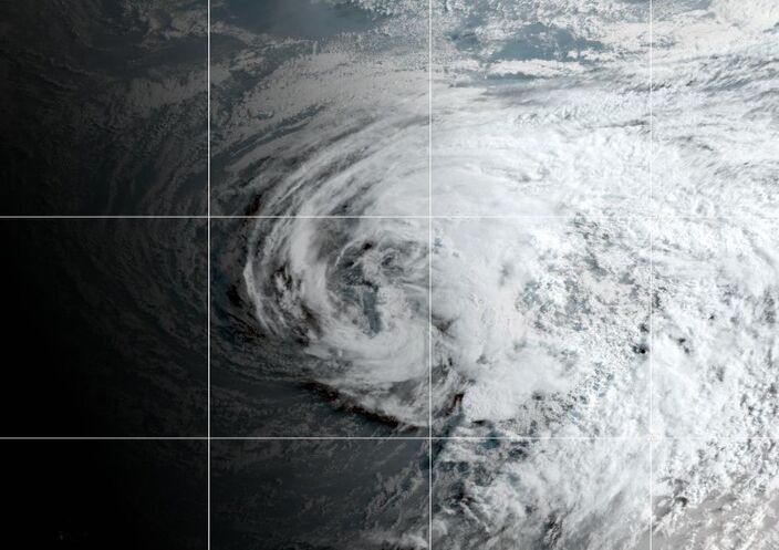 Foto gemaakt door NOAA-NHC - Atlantische Oceaan - Subtropische storm Don vrij noordelijk op de Atlantische Oceaan