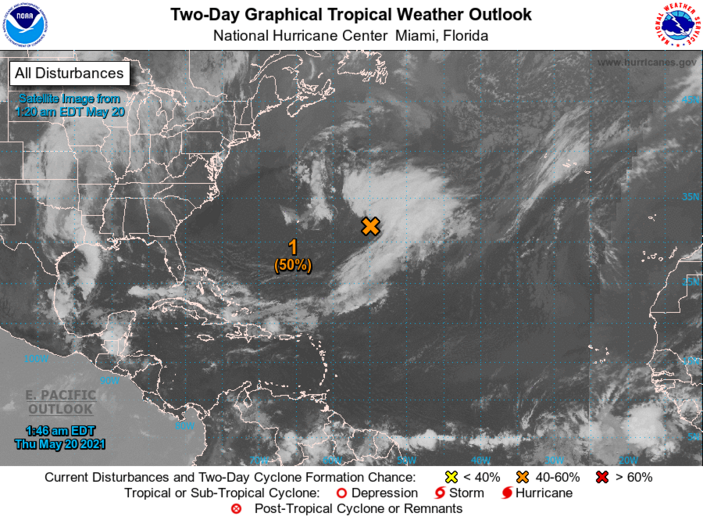 Foto gemaakt door NOAA - Atlantische Oceaan - Het in ontwikkeling zijnde systeem, midden 0op de Oceaan. 