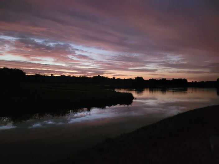 Foto gemaakt door Pip Platteel - Bentwoud - In de herfst kleurt de zonsopkomst vaak extra mooi Foto gemaakt door Pip Platteel - Bentwoud - In de herfst kleurt de zonsopkomst vaak extra mooi