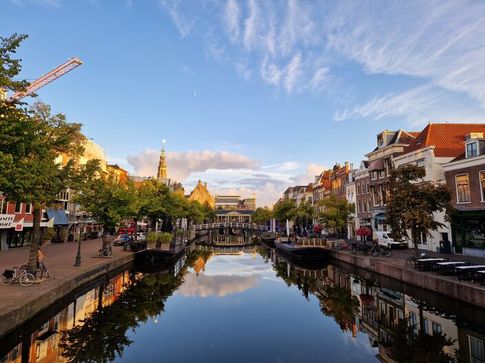 Foto gemaakt door Irma Booij  - Leiden - Vandaag begon de dag hier en daar met fraaie opklaringen. Ook volgende week zien we de zon vaak.