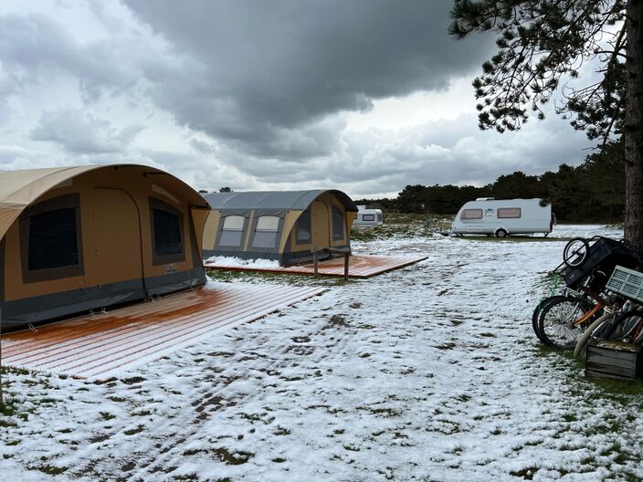 Foto gemaakt door Paul van Dijk - Den Hoorn - Texel - Een winterse start van het kampeerseizoen!