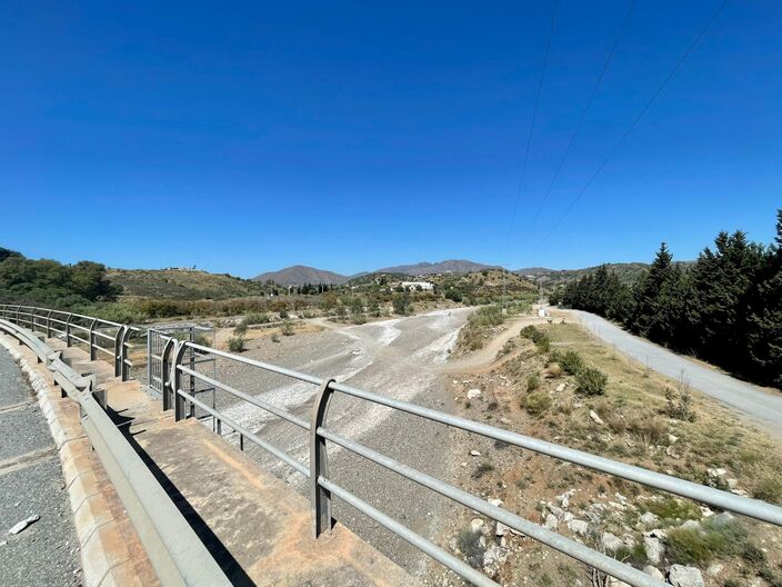 Foto gemaakt door Tycho van den Born - Fuengirola. - Een droogstaande rivier, in de buurt van Fuengirola.