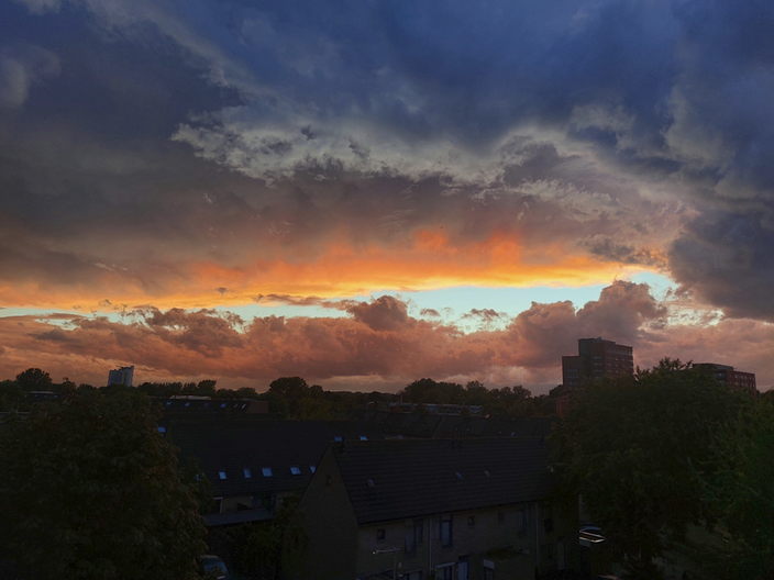 Foto gemaakt door Yvonne Peters - Arnhem - Mooie luchten vanaf balkon