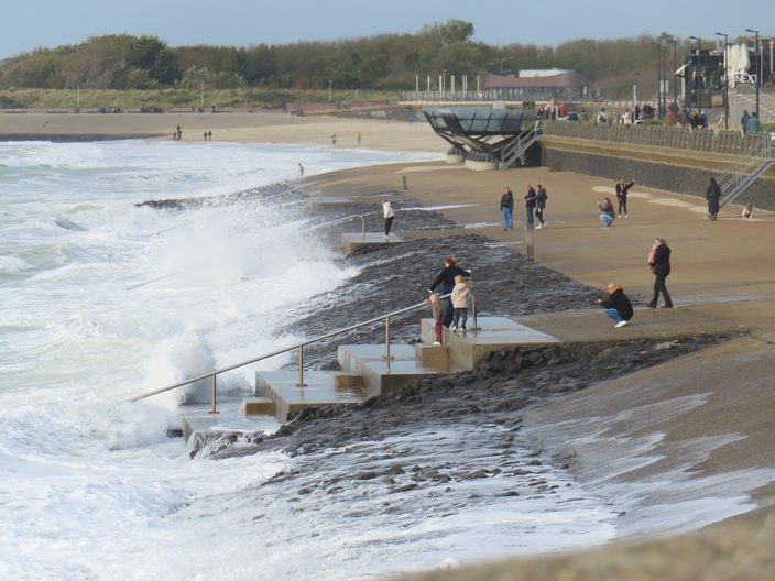 Foto gemaakt door Anne-Marie van Iersel - Vlissingen - Het onstuimige weer houdt het hele weekend aan