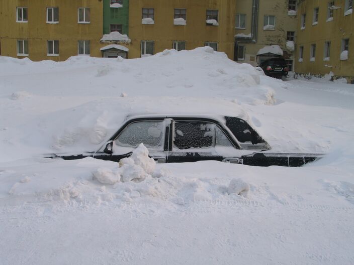 Foto gemaakt door Wikipedia - Norilsk - Norilsk is de afgelopen week onder een metersdikke laag sneeuw begraven. 