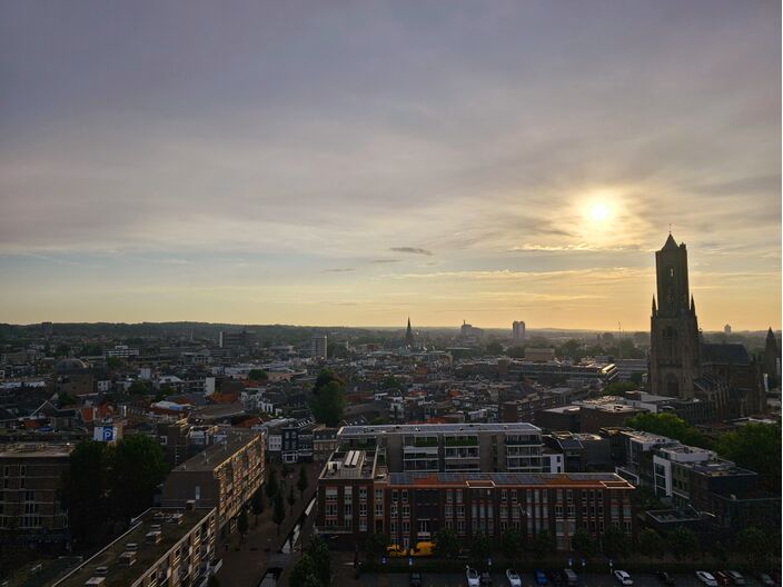 Foto gemaakt door Geurt van Roekel - Arnhem - De zomer ontspoort de komende dagen op twee manieren. Morgen is het de wind die aandacht vereist, in het weekend zijn het de tropische temperaturen.