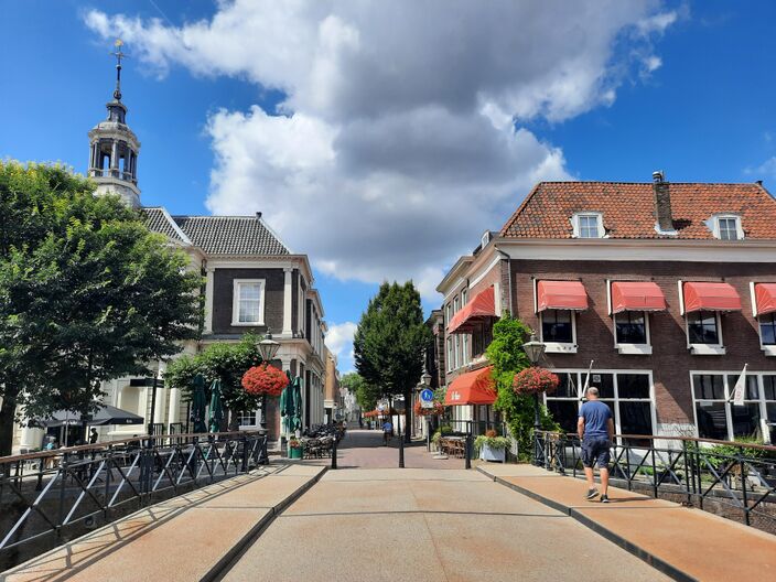 Foto gemaakt door Irma Booij - Schiedam - De opbouw naar de hittegolf, die later in de week op steeds meer plaatsen een feit zal zijn, is begonnen. Vooral rond het weekend lijkt het loeiheet te worden.