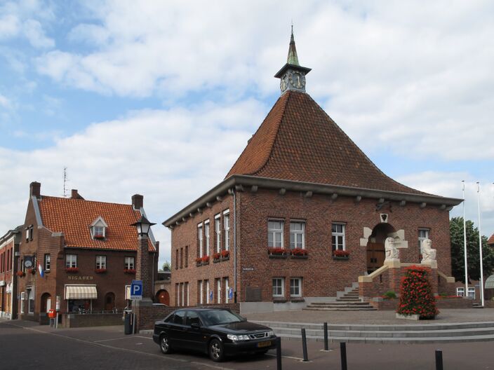 Foto gemaakt door Michiel Verbeek - Arcen - Het voormalige gemeentehuis in Arcen.