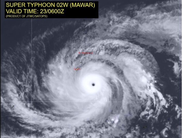 Foto gemaakt door Joint Tyfoon Warning Center - Nabij Guam - Supertyfoon Mawar trekt momenteel in volle vaart richting het eiland Guam