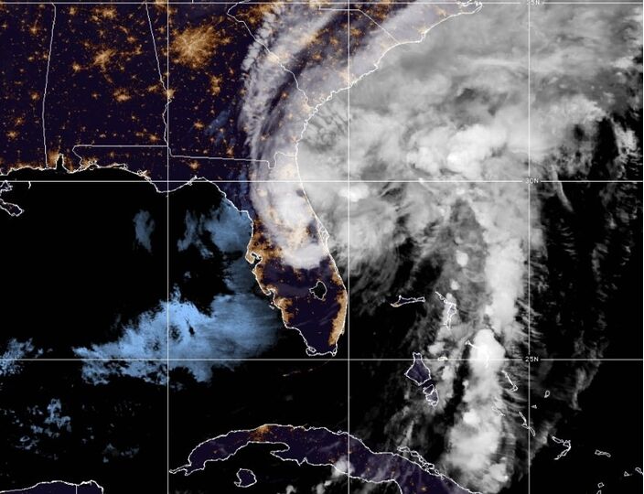 Foto gemaakt door NOAA-NHC - Florida - USA - Oud-orkaan en nu nog tropische storm Ian trekt momenteel over het noorden van Florida, USA.