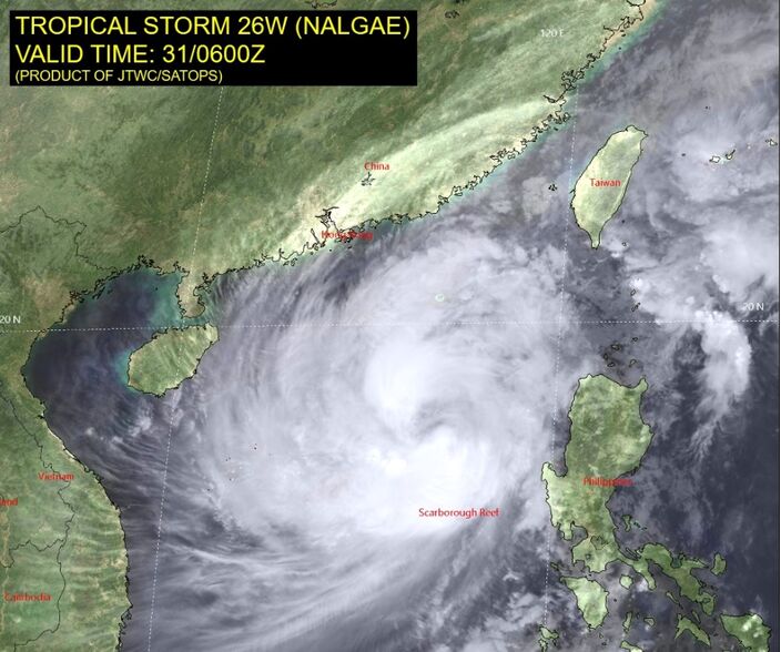 Foto gemaakt door Joint Tyfoon Warning Center - Zuid-Chinese Zee - Tropische storm Nalgae lijkt de komende dagen verder uit te groeien tot een tyfoon.