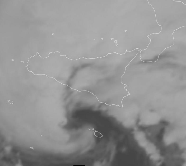 Foto gemaakt door Eumetsat - Sicilië en Malta - Het was zwaar weer, gisteren en de afgelopen nacht op Sicilië en Malta. Op de natste plek op Sicilië is in 36 uur tijd meer dan 400 millimeter regen gevallen. 