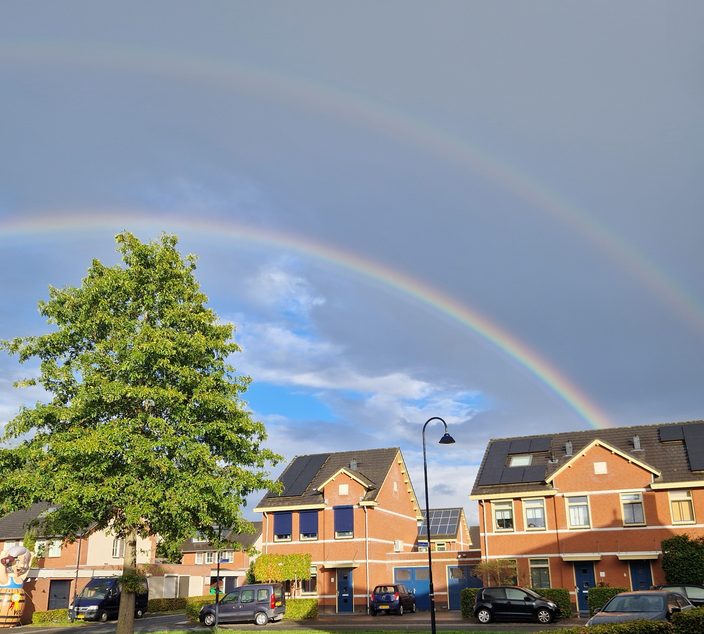 Foto gemaakt door Evelien Eijkmans - Gennep - Herfstbuien worden afgewisseld met zonneschijn en regenbogen Foto gemaakt door Evelien Eijkmans - Gennep - Herfstbuien worden afgewisseld met zonneschijn en regenbogen