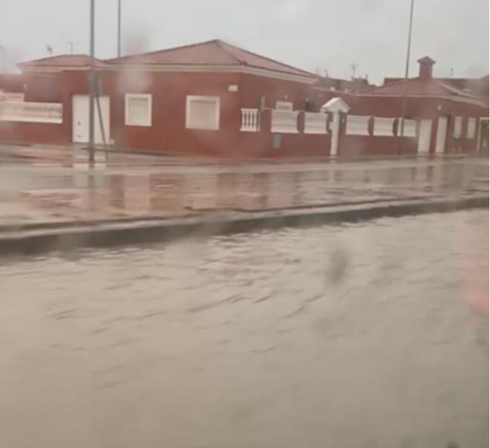 Foto gemaakt door Gemeente Almeria - Almeria - Overstromingen in de buitenwijken van Almeria. 