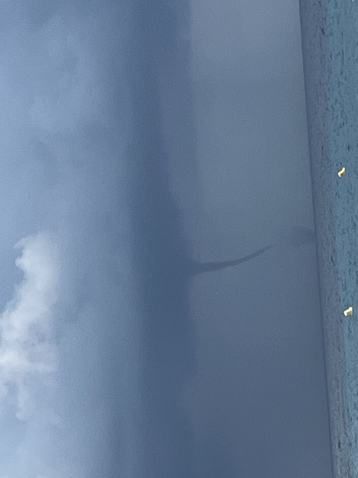 Een waterhoos aan de Ligurische kust in Noord-Italie Een waterhoos aan de Ligurische kust in Noord-Italie